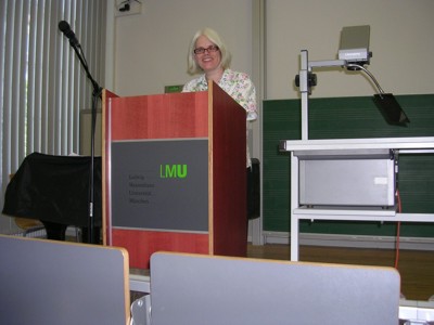 Anne Berkeley prepares for her workshop